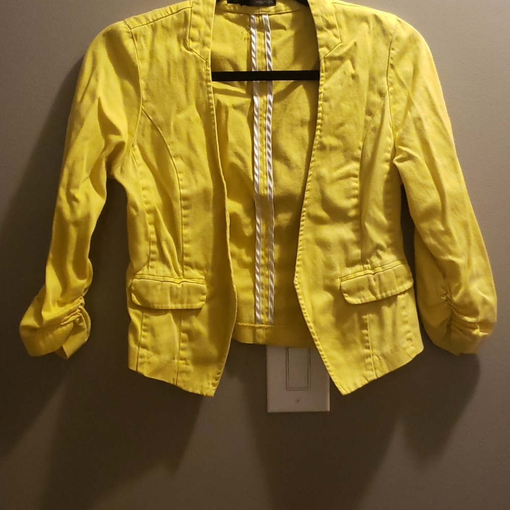 Size S yellow blazer
